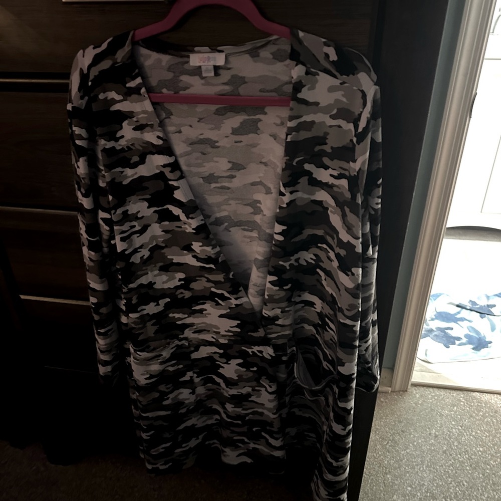 Gently Loved lularoe swearer in camouflage pattern